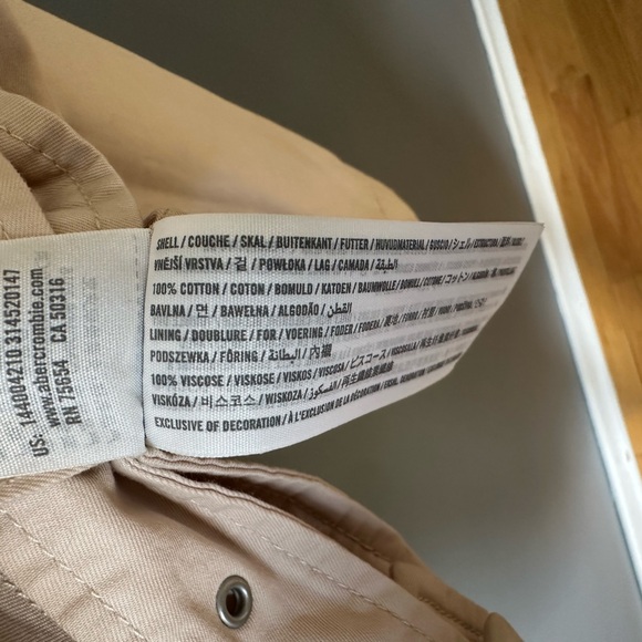 A&F Cream Cargo Jacket - Picture 8 of 8